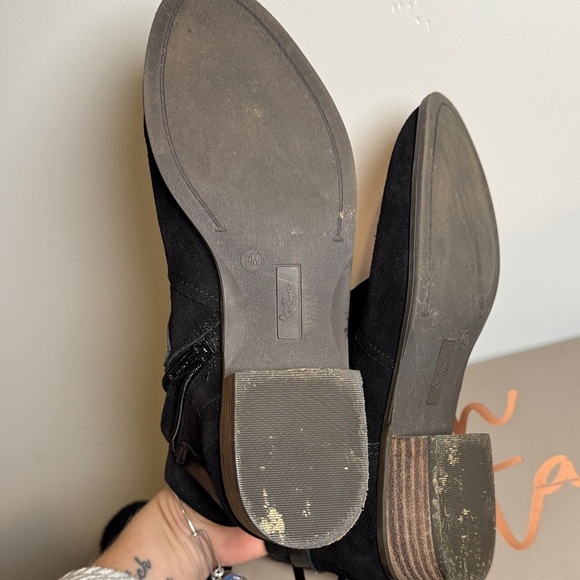 Crown Vintage Black Ankle Boots - Picture 3 of 5